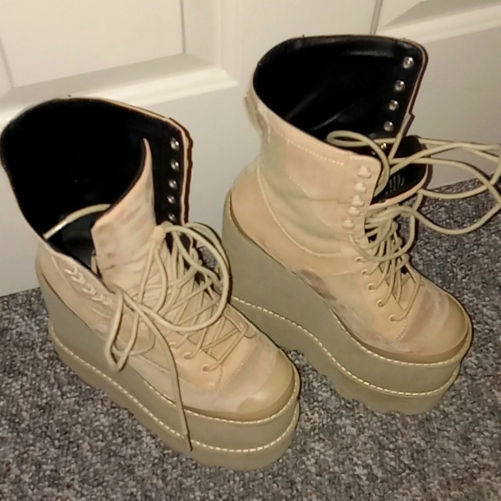 Platform boots